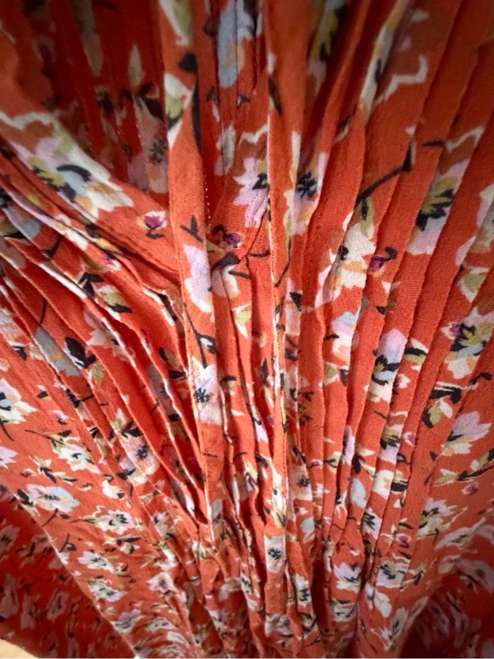 Sanctuary Coral Floral Pleated Sleeveless Top - Picture 5 of 6